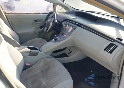 2013 Toyota Prius Three z USA, uszkodzony, nr VIN JTDKN3DU8D5648011